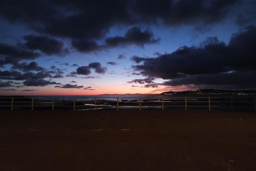 Welcome To The Beach House! Rhôs-on-Sea 外观 照片
